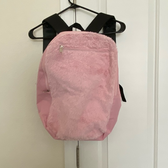 Pink Fuzzy backpack 📕 - Picture 2 of 3